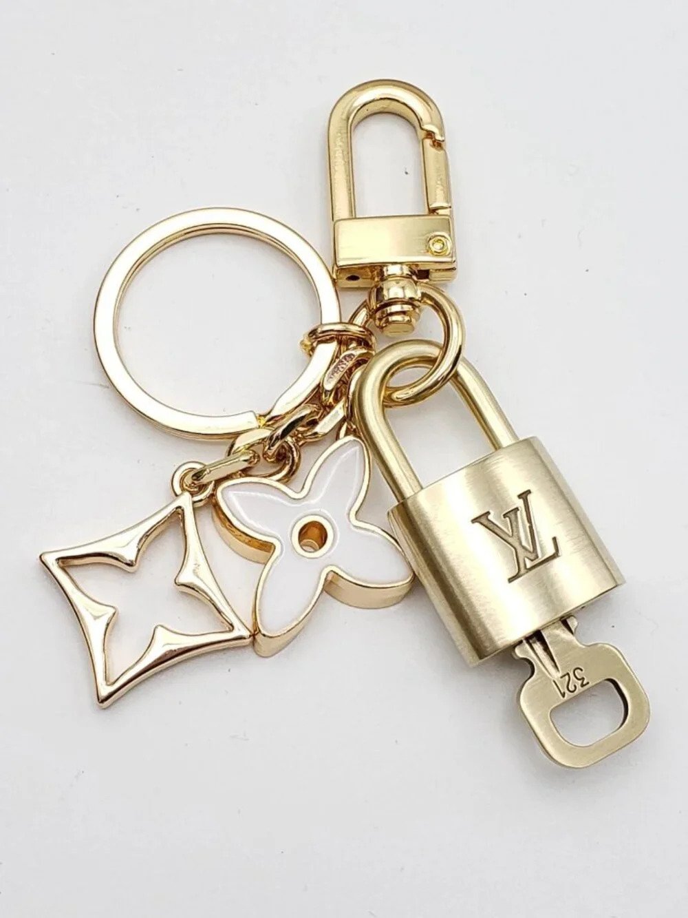 Authentic Louis Vuitton Gold Padlock 🔑 Keychain Bag Flower Charm LV - Picture 12 of 13